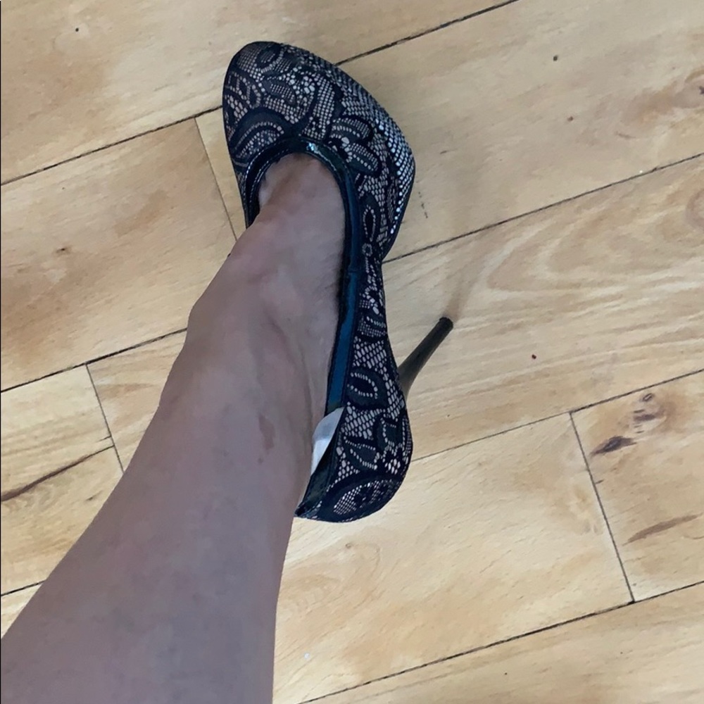 Ladies Shoes - Picture 6 of 10